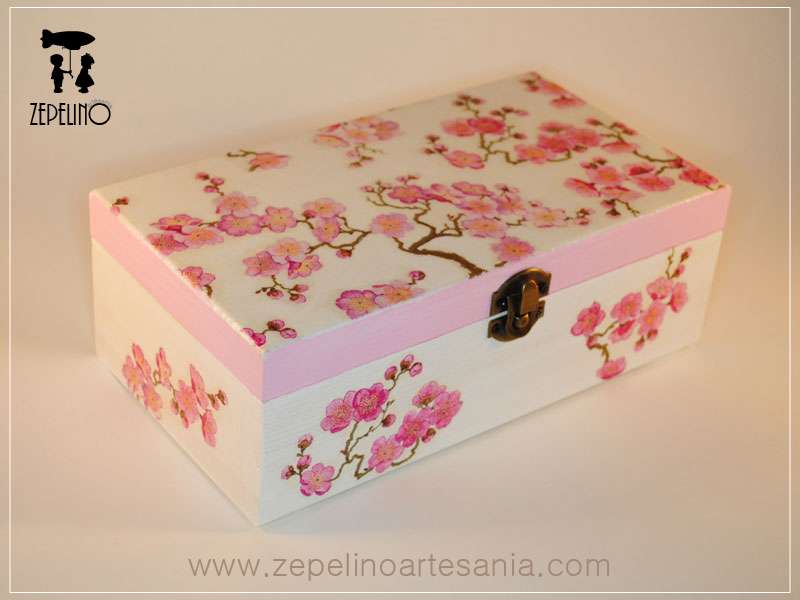 Caja flor de almendro